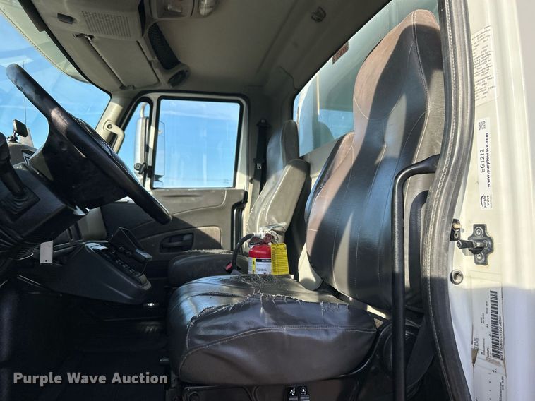 image for item EG1212 2015 International  4400 SBA fuel / lube truck