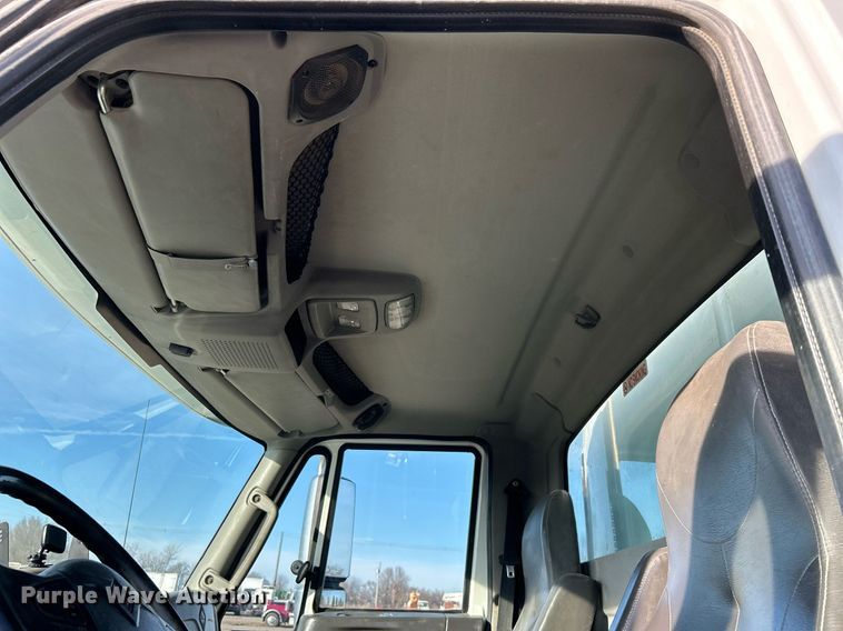 image for item EG1212 2015 International  4400 SBA fuel / lube truck