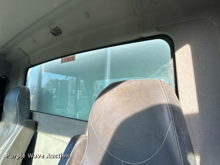 image for item EG1212 2015 International  4400 SBA fuel / lube truck