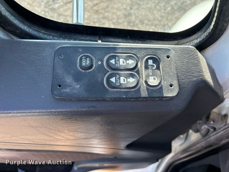 image for item EG1212 2015 International  4400 SBA fuel / lube truck