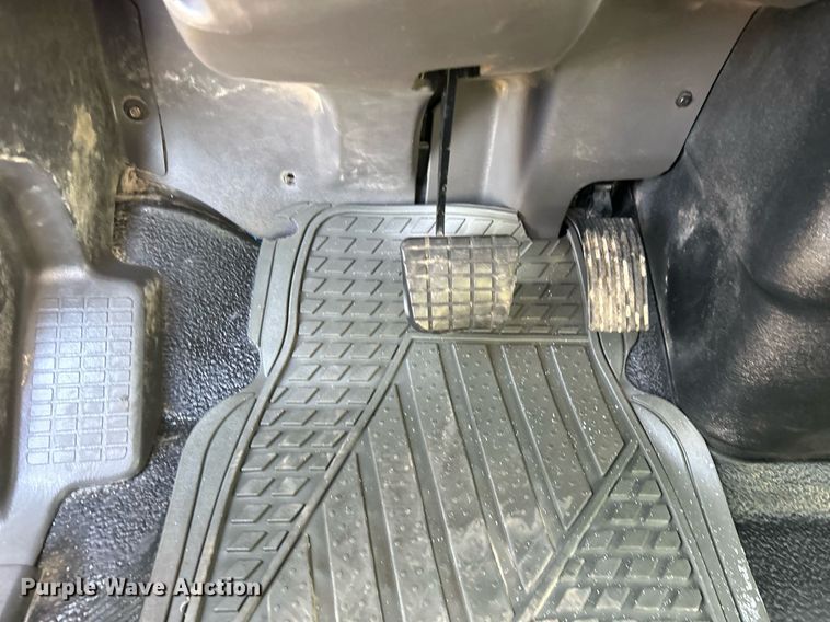 image for item EG1212 2015 International  4400 SBA fuel / lube truck