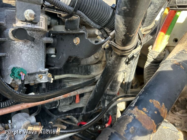 image for item EG1212 2015 International  4400 SBA fuel / lube truck