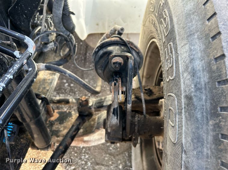 image for item EG1212 2015 International  4400 SBA fuel / lube truck