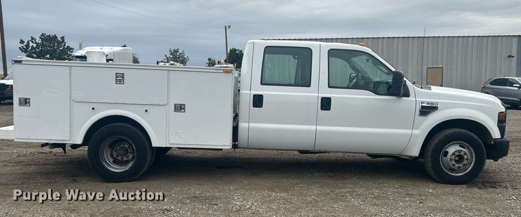 image for item EG1213 2008 Ford F350 Super Duty Crew Cab utility bed pickup truck