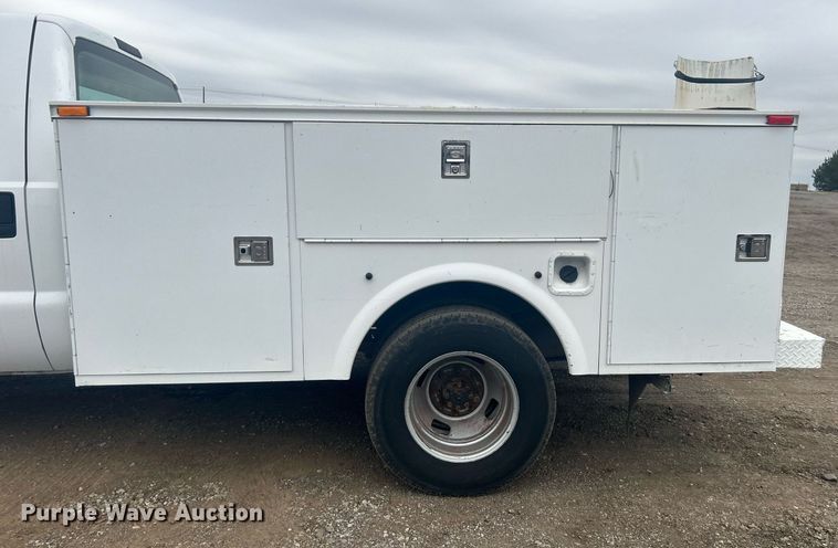 image for item EG1213 2008 Ford F350 Super Duty Crew Cab utility bed pickup truck