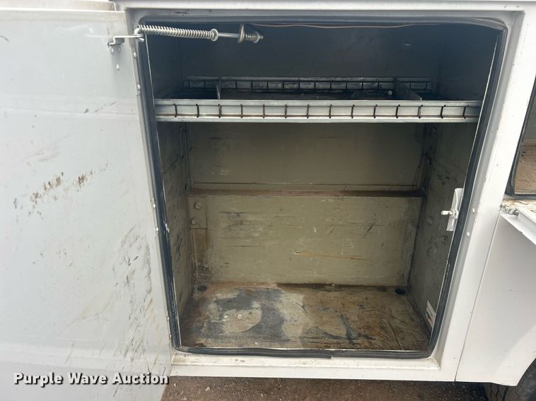 image for item EG1213 2008 Ford F350 Super Duty Crew Cab utility bed pickup truck