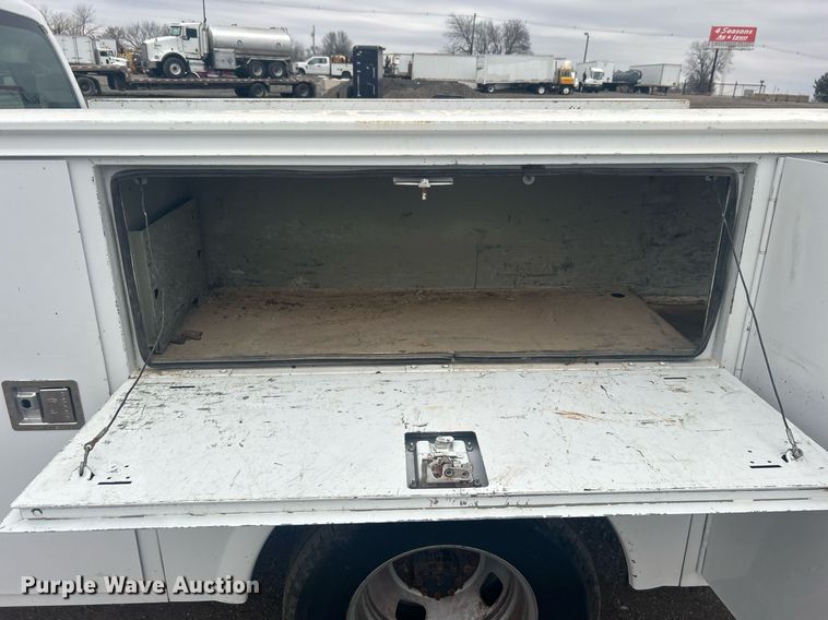 image for item EG1213 2008 Ford F350 Super Duty Crew Cab utility bed pickup truck