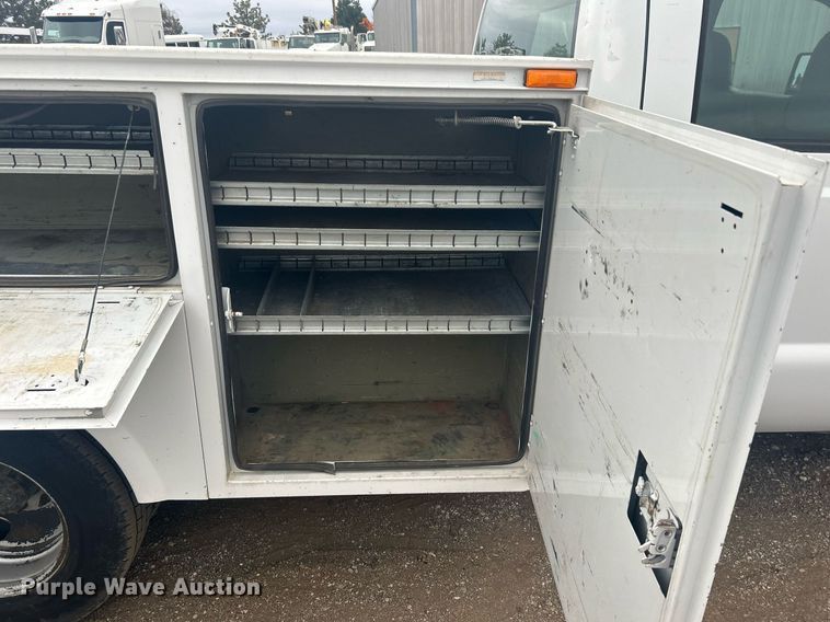 image for item EG1213 2008 Ford F350 Super Duty Crew Cab utility bed pickup truck