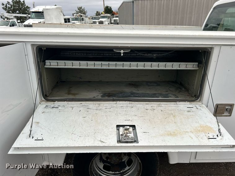 image for item EG1213 2008 Ford F350 Super Duty Crew Cab utility bed pickup truck