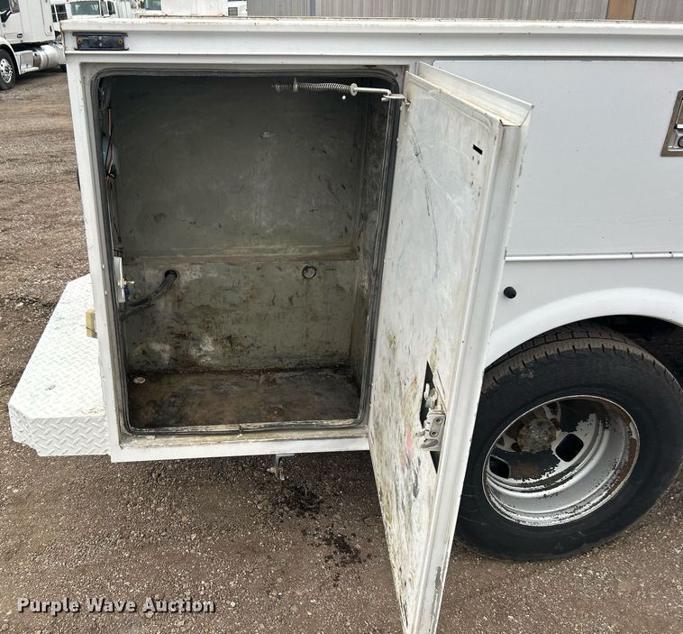 image for item EG1213 2008 Ford F350 Super Duty Crew Cab utility bed pickup truck