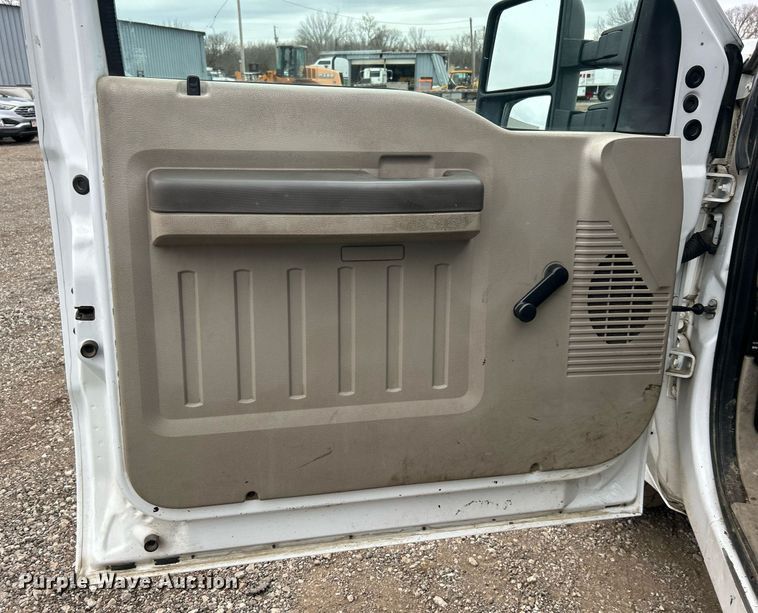 image for item EG1213 2008 Ford F350 Super Duty Crew Cab utility bed pickup truck