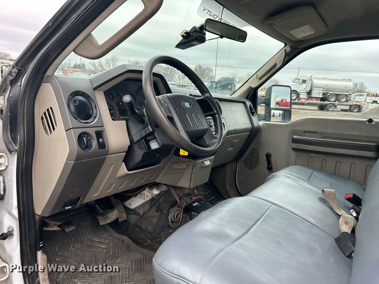 image for item EG1213 2008 Ford F350 Super Duty Crew Cab utility bed pickup truck