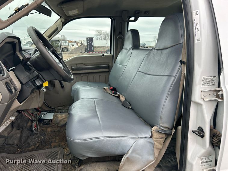 image for item EG1213 2008 Ford F350 Super Duty Crew Cab utility bed pickup truck