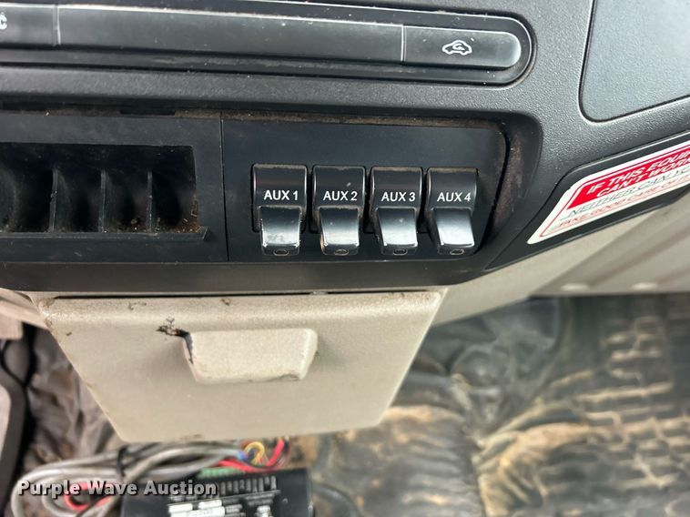 image for item EG1213 2008 Ford F350 Super Duty Crew Cab utility bed pickup truck