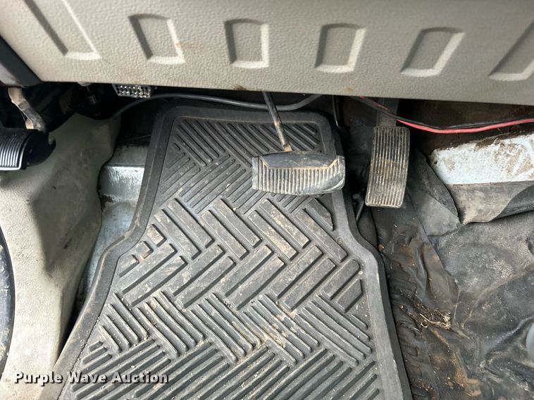 image for item EG1213 2008 Ford F350 Super Duty Crew Cab utility bed pickup truck