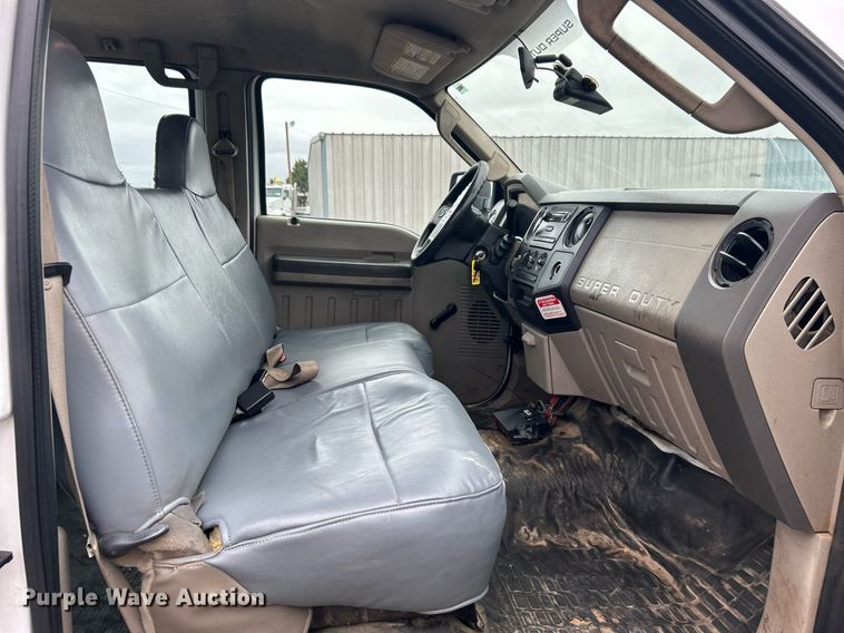 image for item EG1213 2008 Ford F350 Super Duty Crew Cab utility bed pickup truck