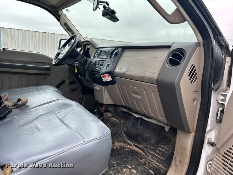 image for item EG1213 2008 Ford F350 Super Duty Crew Cab utility bed pickup truck