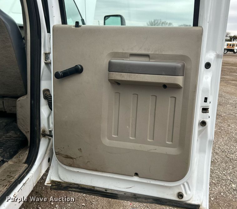 image for item EG1213 2008 Ford F350 Super Duty Crew Cab utility bed pickup truck