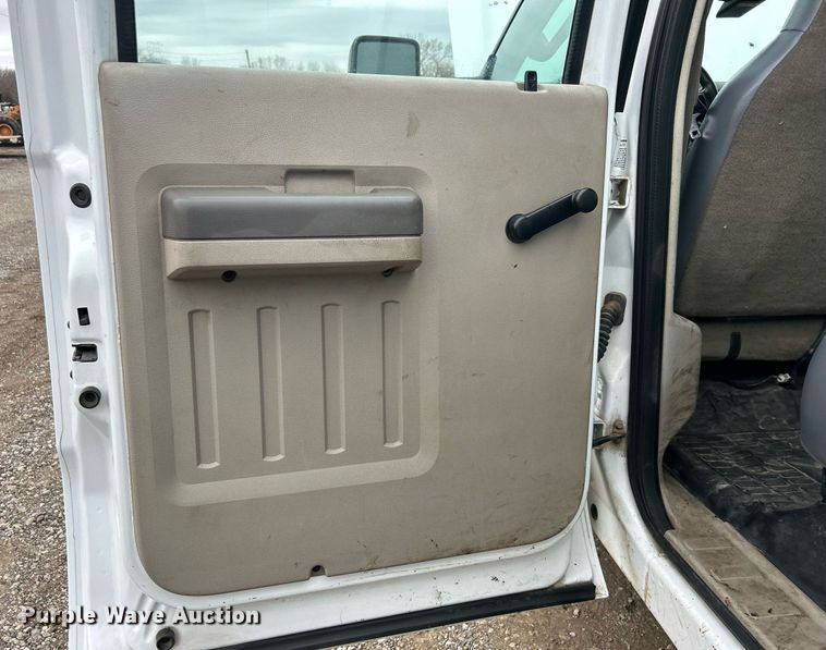 image for item EG1213 2008 Ford F350 Super Duty Crew Cab utility bed pickup truck