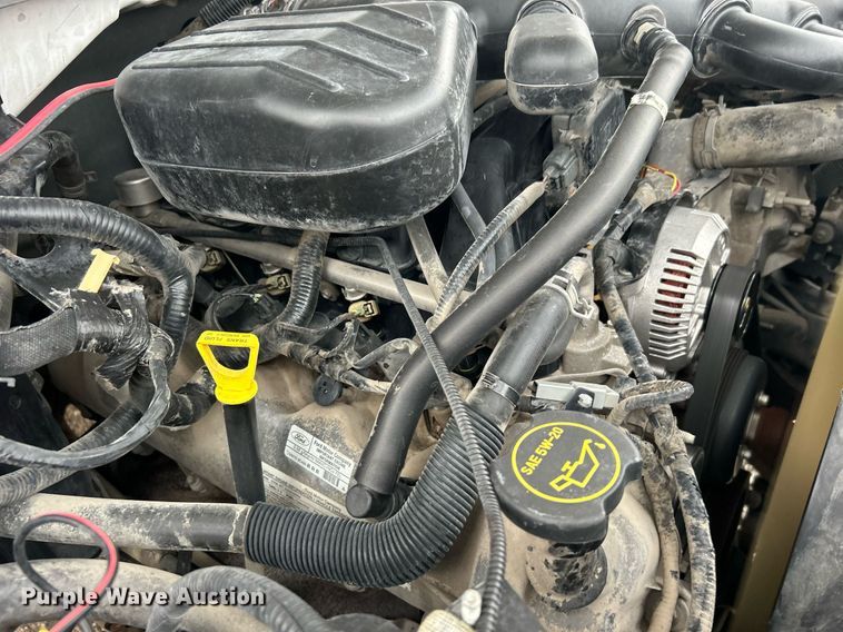 image for item EG1213 2008 Ford F350 Super Duty Crew Cab utility bed pickup truck