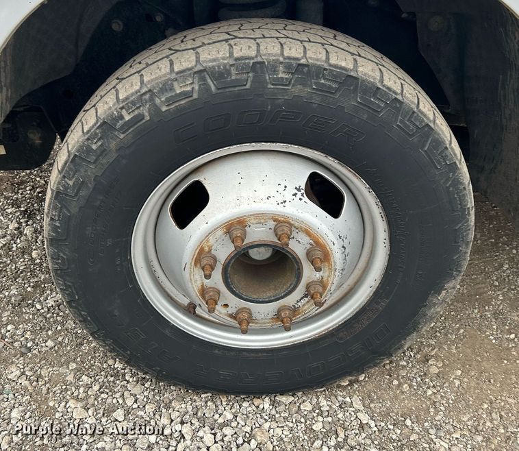 image for item EG1213 2008 Ford F350 Super Duty Crew Cab utility bed pickup truck