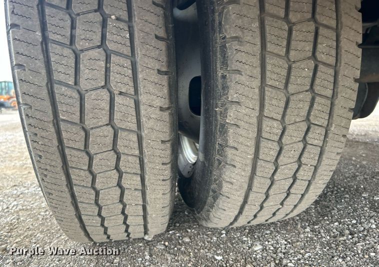 image for item EG1213 2008 Ford F350 Super Duty Crew Cab utility bed pickup truck