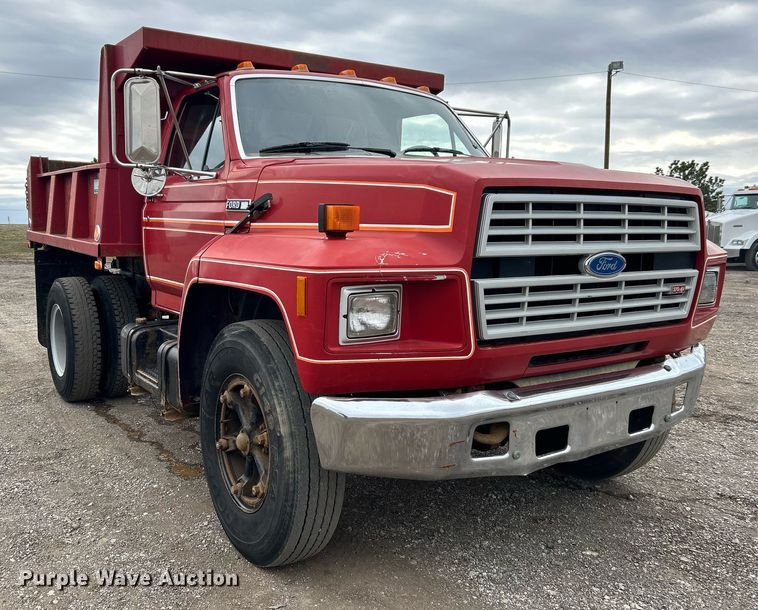 image for item EG1216 1985 Ford F700 dump truck