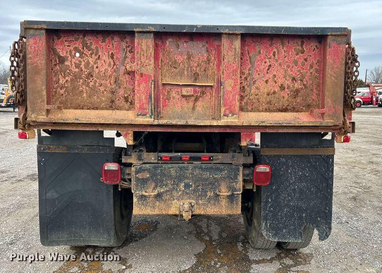 image for item EG1216 1985 Ford F700 dump truck