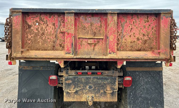 image for item EG1216 1985 Ford F700 dump truck