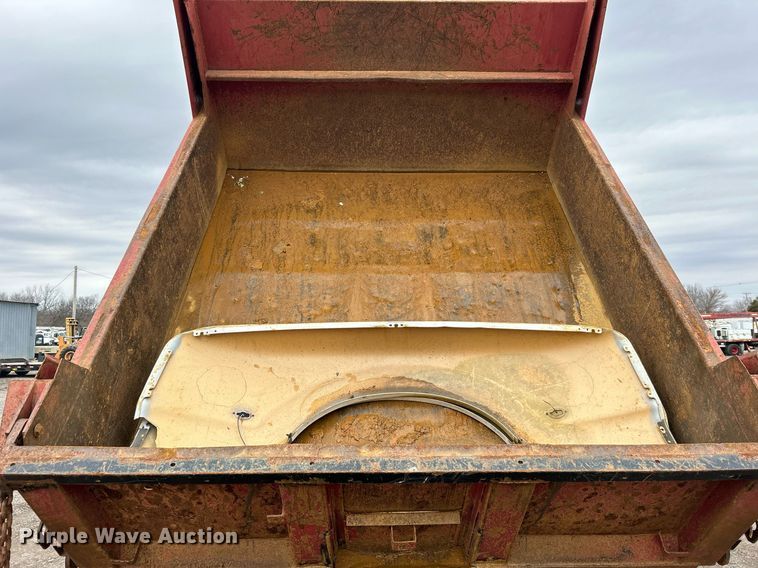 image for item EG1216 1985 Ford F700 dump truck