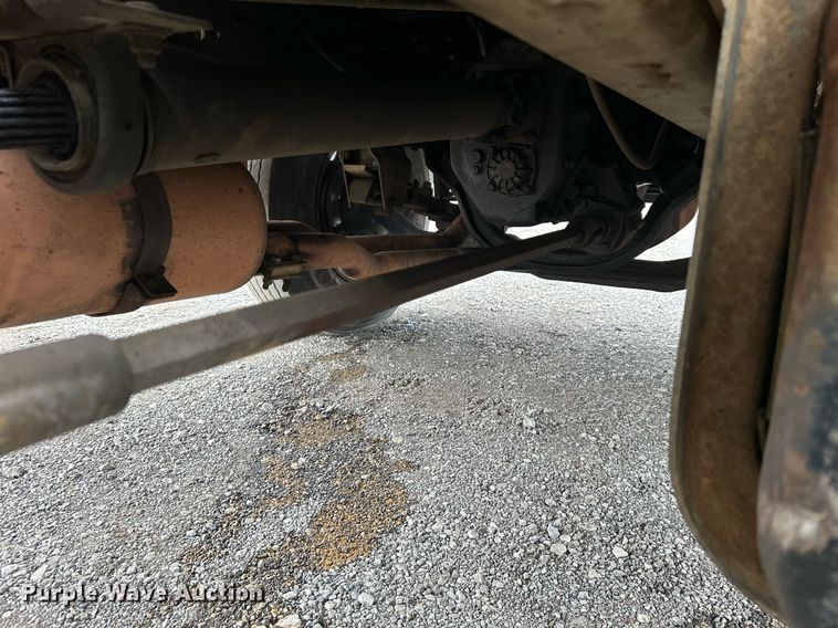 image for item EG1216 1985 Ford F700 dump truck