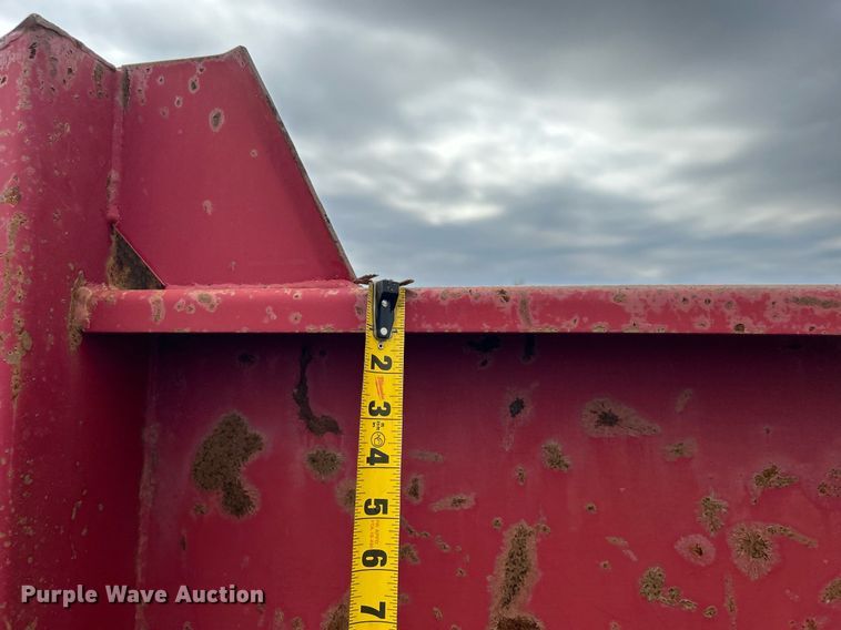 image for item EG1216 1985 Ford F700 dump truck