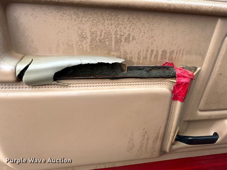 image for item EG1216 1985 Ford F700 dump truck