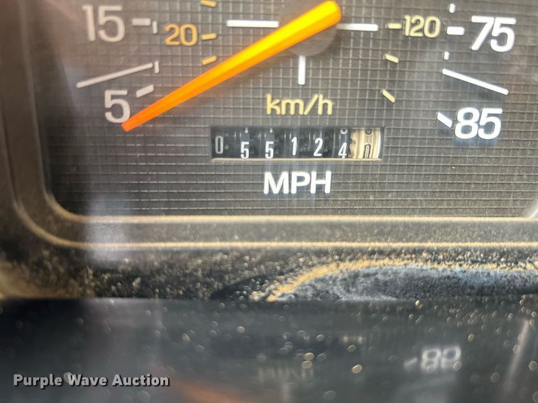 image for item EG1216 1985 Ford F700 dump truck