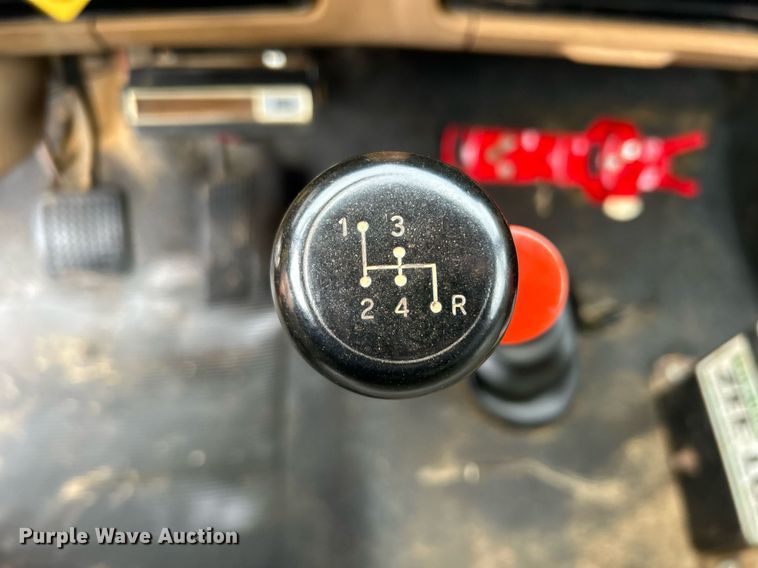 image for item EG1216 1985 Ford F700 dump truck