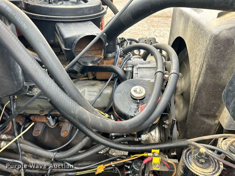 image for item EG1216 1985 Ford F700 dump truck