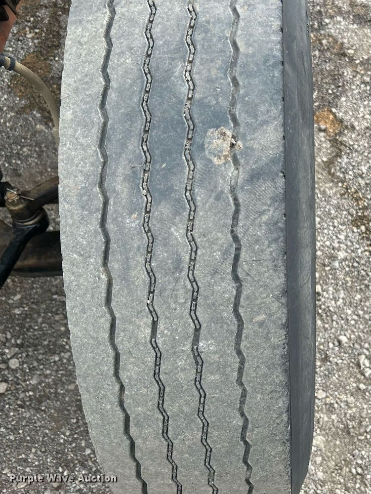 image for item EG1216 1985 Ford F700 dump truck