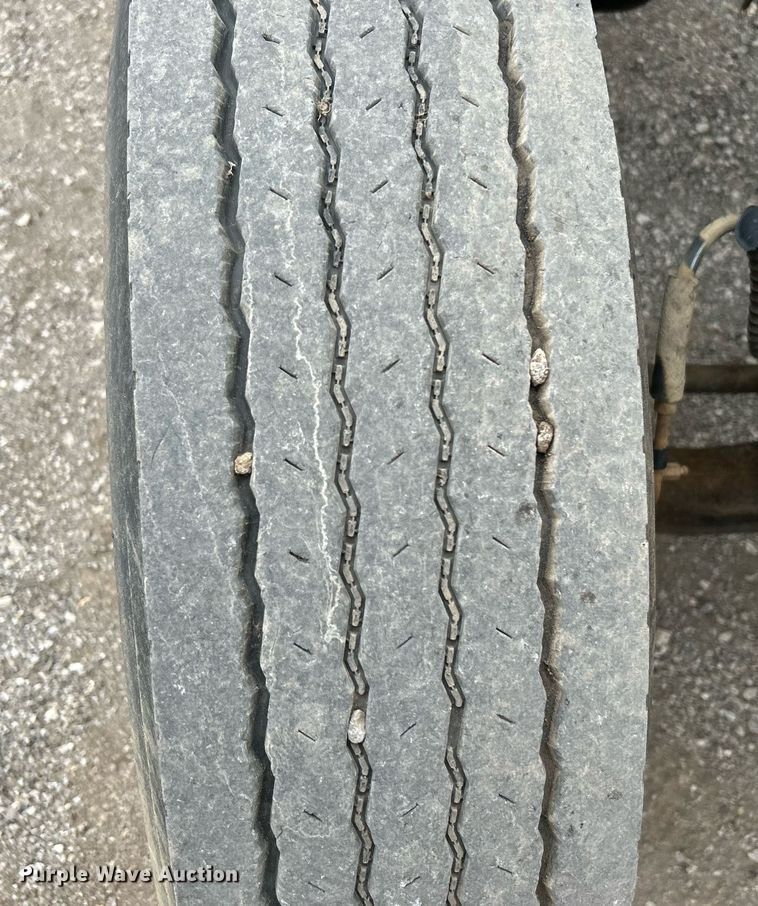 image for item EG1216 1985 Ford F700 dump truck