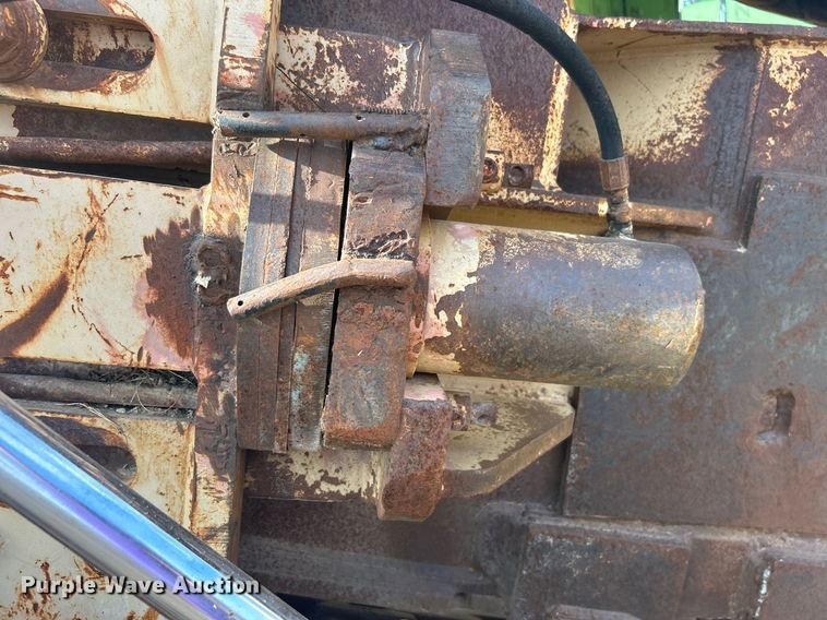 image for item EG1228 2001 Tesmec TRS1085 trencher