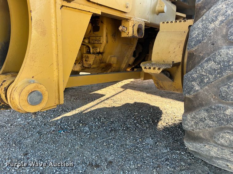 image for item EI0612 2007 Caterpillar 140H motor grader