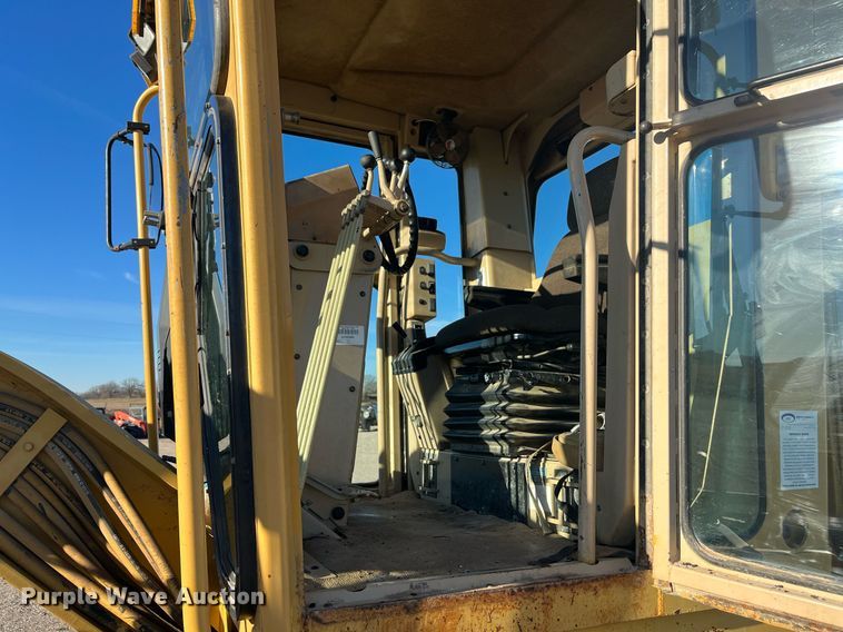 image for item EI0612 2007 Caterpillar 140H motor grader