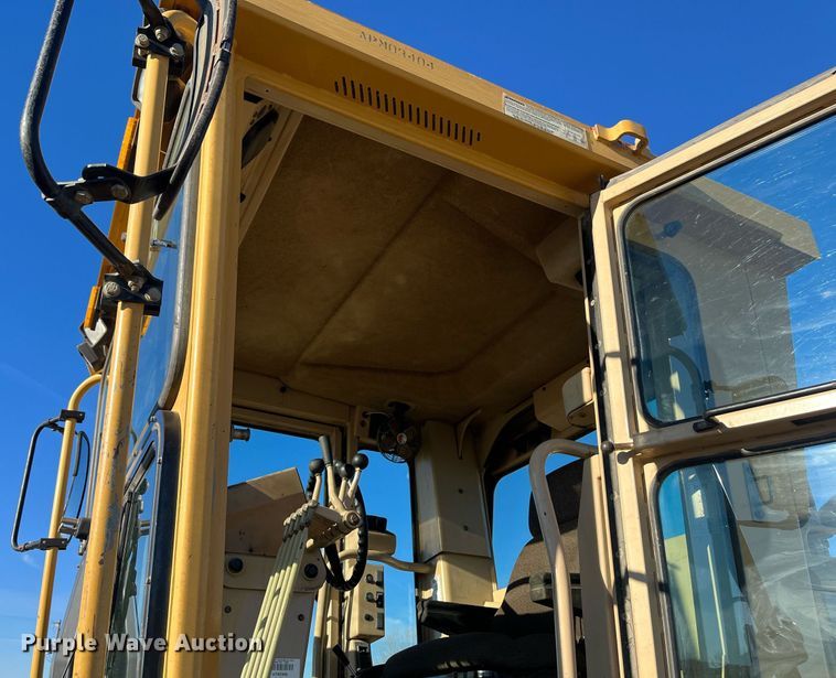 image for item EI0612 2007 Caterpillar 140H motor grader