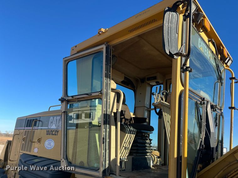 image for item EI0612 2007 Caterpillar 140H motor grader