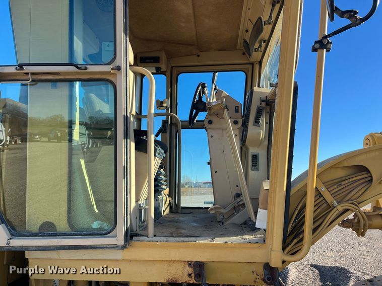 image for item EI0612 2007 Caterpillar 140H motor grader