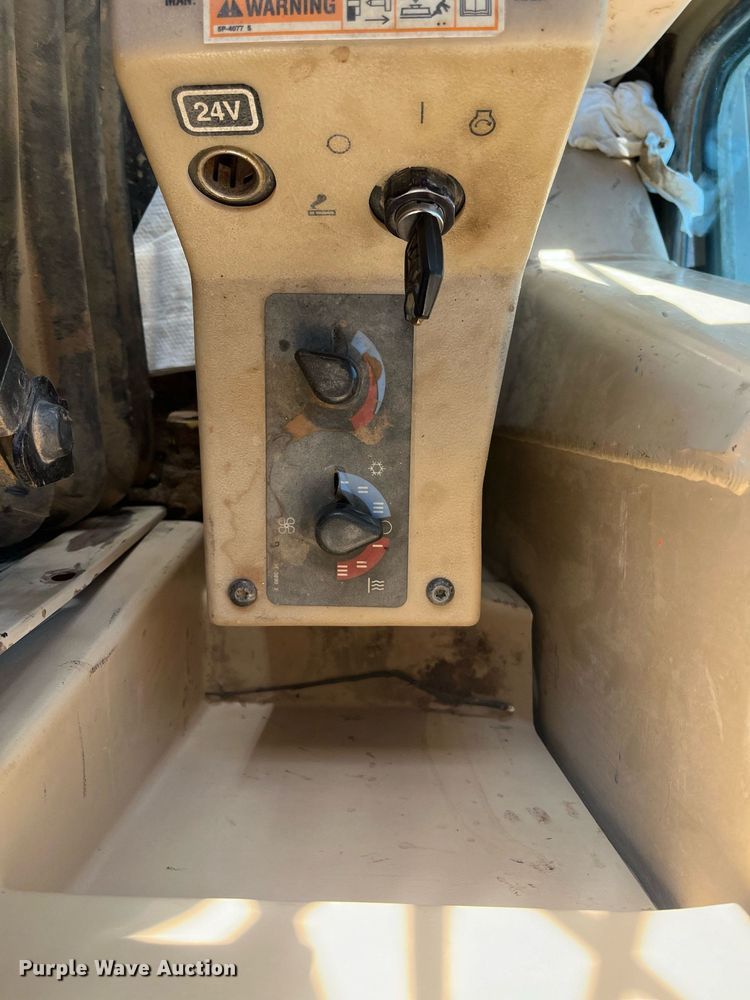 image for item EI0612 2007 Caterpillar 140H motor grader