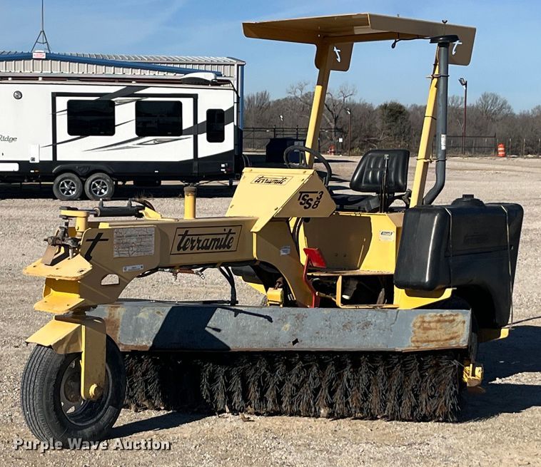 image for item EI0614 Terramite TSS38 broom