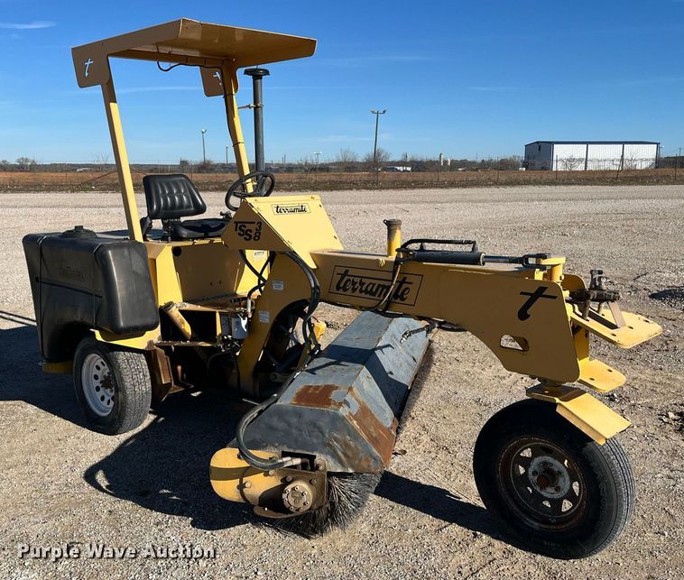 image for item EI0614 Terramite TSS38 broom