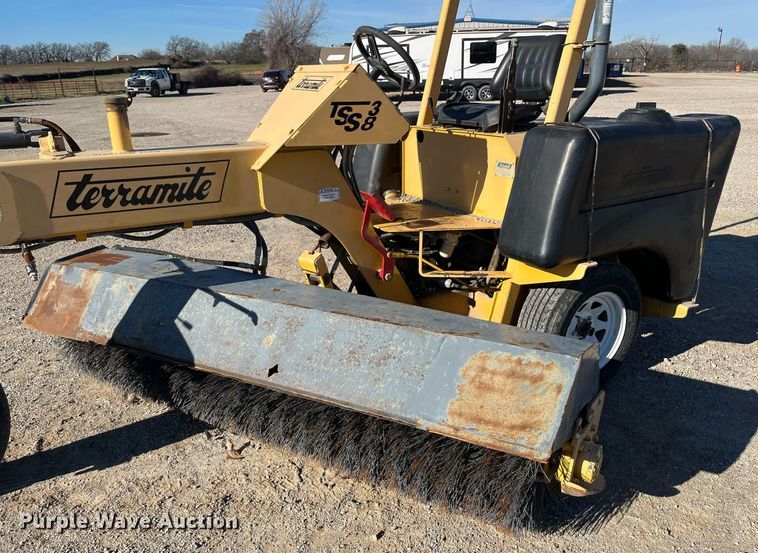 image for item EI0614 Terramite TSS38 broom