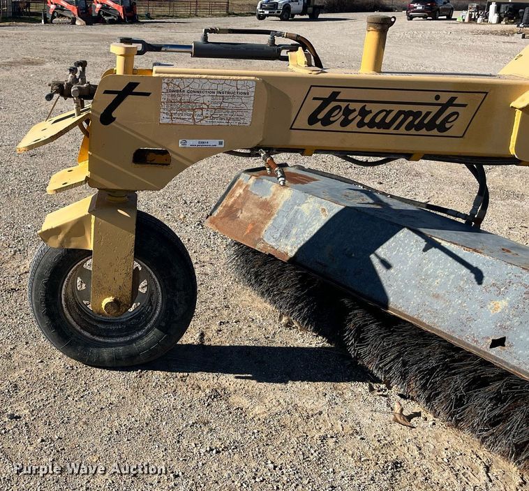 image for item EI0614 Terramite TSS38 broom