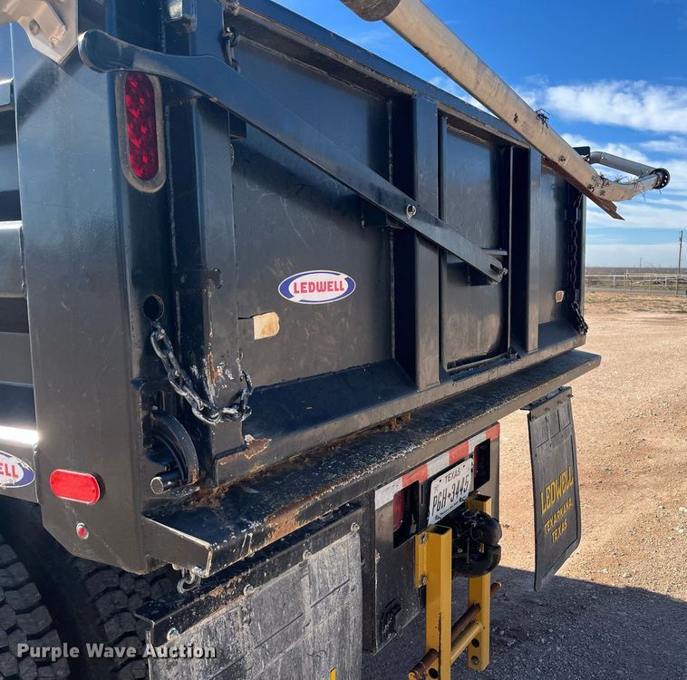 image for item EI0620 2019 Ford F750 Super Duty dump truck